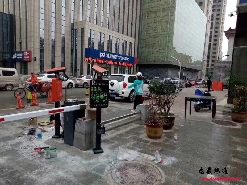 智能停車場系統(tǒng)的道閘安裝調(diào)試