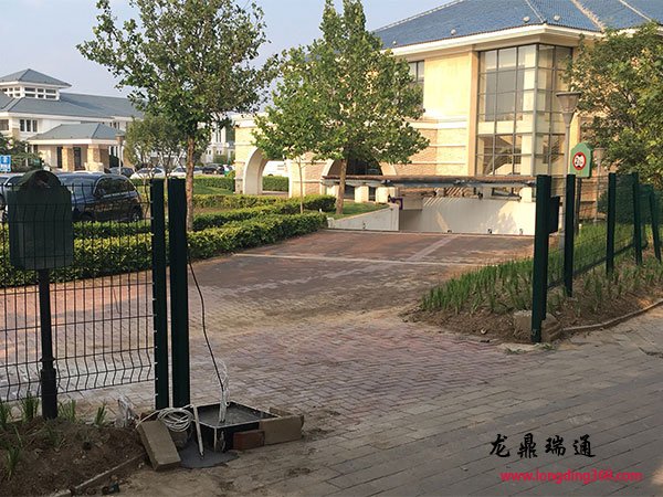艾力楓社高爾夫球場(chǎng)車牌識(shí)別系統(tǒng)預(yù)埋線路