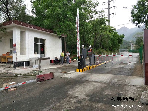 車牌識別系統(tǒng)實拍