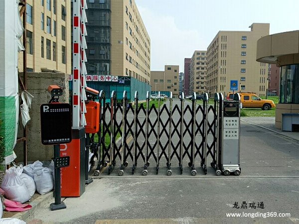 高清車牌識別系統(tǒng)施工圖片