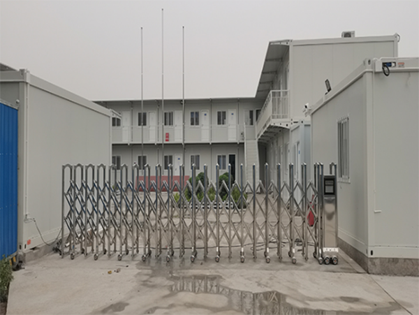 中鐵項目出入口使用簡易款不銹鋼電動伸縮門